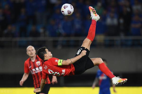 一聲嘆息!廣州隊下午訓練只為省電費 4年前泰山及時收手太明智 一聲嘆息!廣州隊下午訓練只為省電費 4年前泰山及時收手太明智