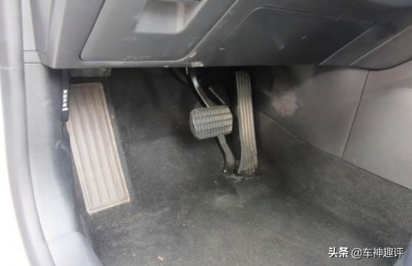 吉利博瑞撐起國產中級車一片天，尺寸比星瑞大，為啥現在不行啦