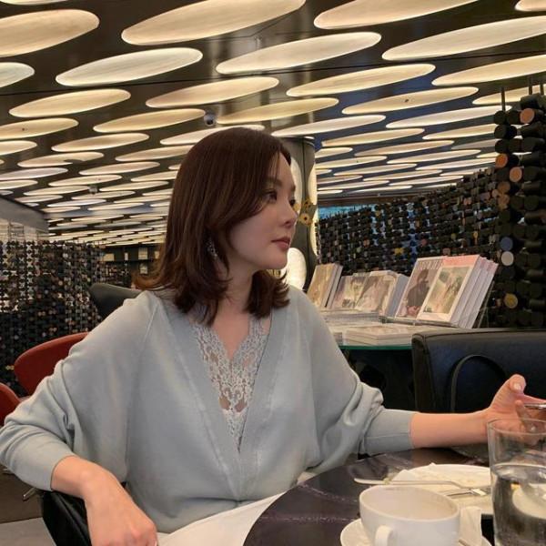 40歲蔡琳是真美人胚子，頭髮亂糟糟，還能美得這麼清秀