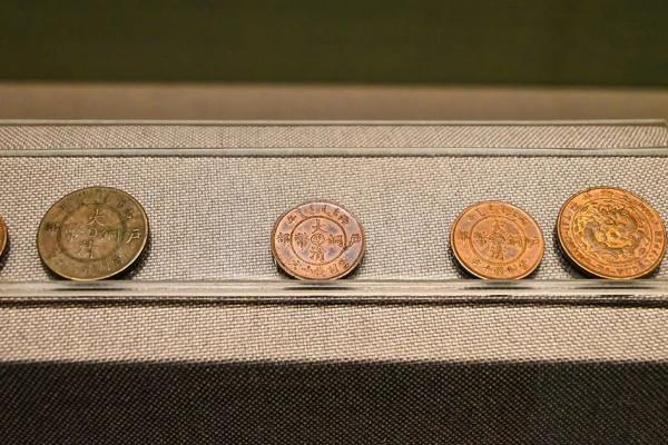 錢錢錢錢錢!北京這兒全是錢 錢錢錢錢錢!北京這兒全是錢