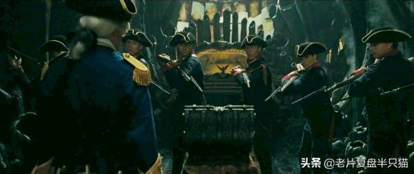 用&OpenCurlyDoubleQuote;人物傳記&rdquo;的方式開啟《加勒比海盜》，電影終於看明白了