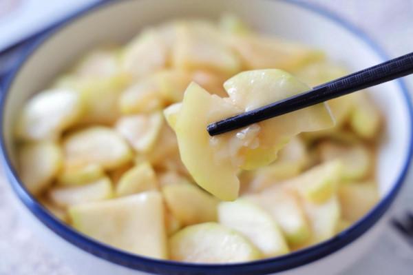 天氣熱,晚餐多吃這樣的素菜,鮮嫩多汁又爽口,多吃也沒負擔 天氣熱,晚餐多吃這樣的素菜,鮮嫩多汁又爽口,多吃也沒負擔