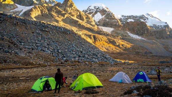 川西海拔最高最大最藍的海子——亞莫措根