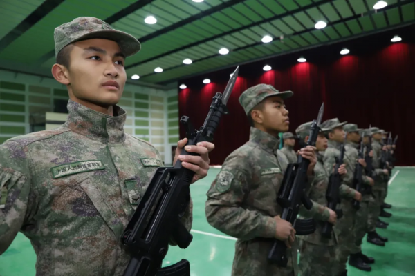 士兵的姓名牌,亮相 士兵的姓名牌,亮相