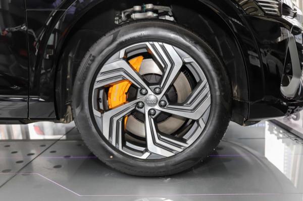 比進口版便宜10萬多 續航提升到500km 實拍一汽-大眾奧迪e-tron