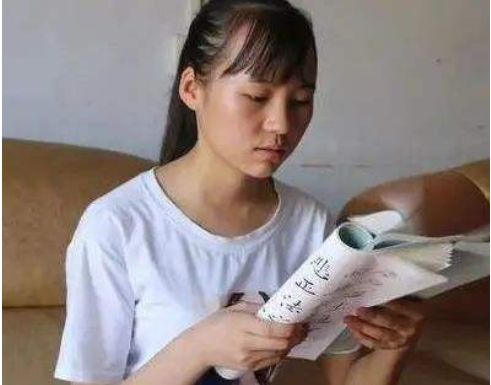 學霸沈娟高考成績才47分，爺爺含淚要求查卷，真實情況惹人感動