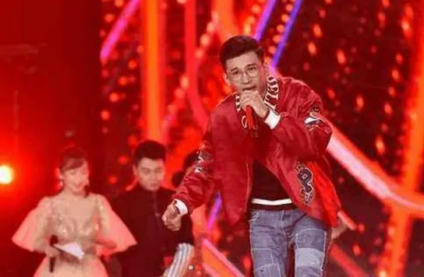 過氣網紅的窘境：無一技之長、盲目膨脹，熱度榨乾後資本一鬨而散