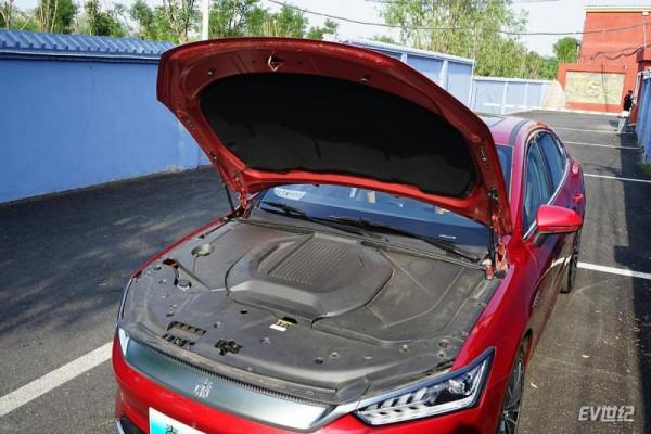 試駕比亞迪秦PLUS EV 一臺有顏/有料/有續航的小號漢EV