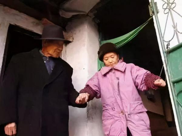 老兵邱大明:婚後3個月與妻失散,61年後,發現3婚妻子正是髮妻 老兵邱大明:婚後3個月與妻失散,61年後,發現3婚妻子正是髮妻