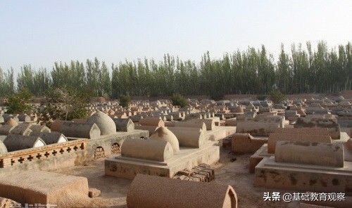 走遍新疆：阿克蘇，感受維吾爾族人墓地的聖潔