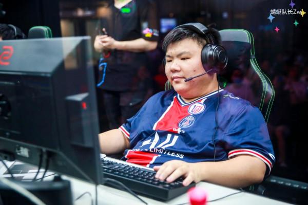 Dota2:是人是鬼都在秀,只有謝彬在捱揍!謝彬DD:趕緊毀滅吧 Dota2:是人是鬼都在秀,只有謝彬在捱揍!謝彬DD:趕緊毀滅吧