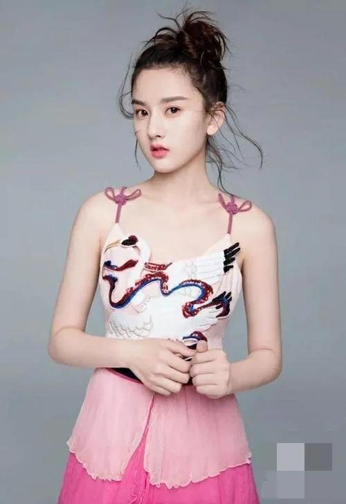 青年演員宋祖兒，恬靜可愛