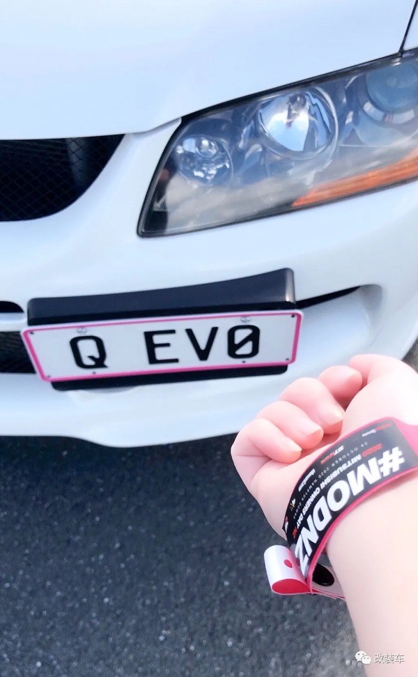 小姐姐連續擁有兩臺";街霸";EVO,完美詮釋何為巾幗不讓鬚眉 小姐姐連續擁有兩臺";街霸";EVO,完美詮釋何為巾幗不讓鬚眉