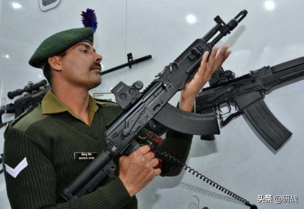 手上拿核彈向中國揮舞,卻連步槍都造不出?印度大批購買俄AK203 手上拿核彈向中國揮舞,卻連步槍都造不出?印度大批購買俄AK203