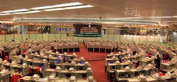 1998年，索羅斯放言做空香港，朱鎔基：不惜一切代價維護香港