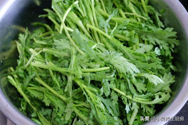 天冷了，多給家人做這道菜，不蒸不煮，清淡解膩，南方人經常吃