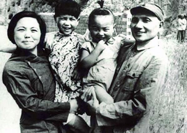 夏伯根:鄧小平的繼母,兩人僅差5歲,卻不離不棄半個世紀 夏伯根:鄧小平的繼母,兩人僅差5歲,卻不離不棄半個世紀