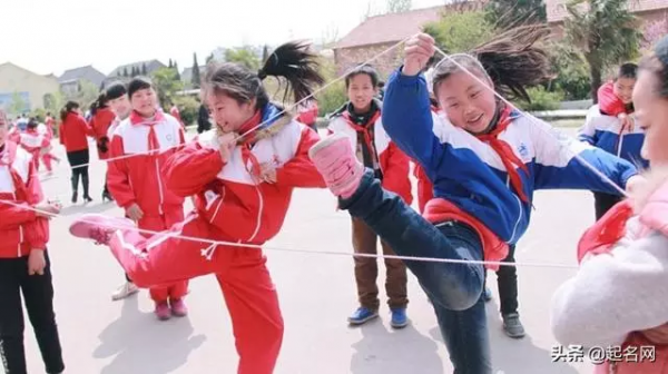 爸爸姓“罵”，給兒子起名太牛了，上戶人員稱讚：起得好