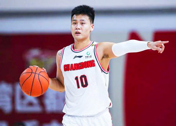 開賽慢熱已成習慣，廣東男籃首場又輸球，同時這也突顯了一個問題