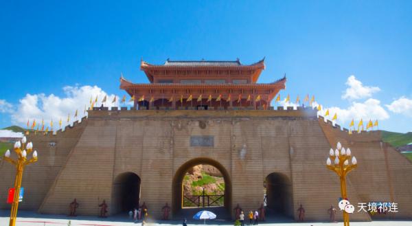 雪域高原上的神秘地界——峨堡古城 雪域高原上的神秘地界——峨堡古城