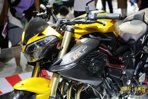 重慶摩博會 Benelli TNT899參展 傳奇三缸車型繼續延續經典