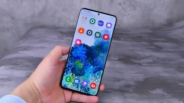 三星S21+力拼蘋果13，256GB版價格大跳水，等等黨又贏了