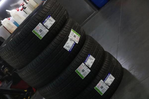 怪獸修車:翻新一輛21萬公里的路虎發現4,老爺子工地拉貨專用車 怪獸修車:翻新一輛21萬公里的路虎發現4,老爺子工地拉貨專用車