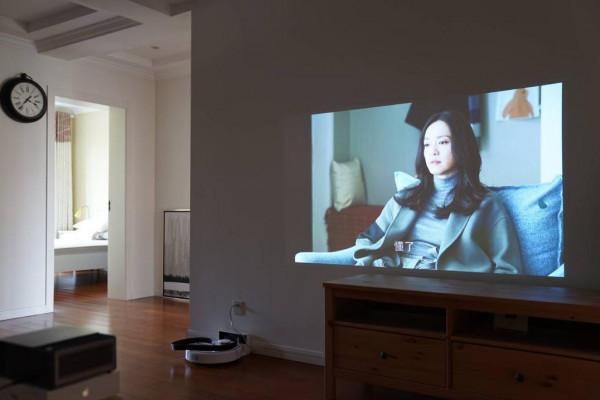 用投影儀代替電視機是種什麼感覺？我體驗了兩年，又換回了電視機