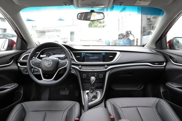 工薪族買車經濟好用就行，這三款車優惠大、品質穩，油耗低至5毛