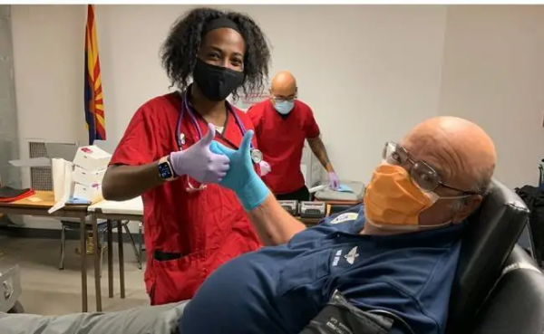 真是拼了!美國為了讓民眾獻血,疫情籠罩也要過萬聖節 真是拼了!美國為了讓民眾獻血,疫情籠罩也要過萬聖節