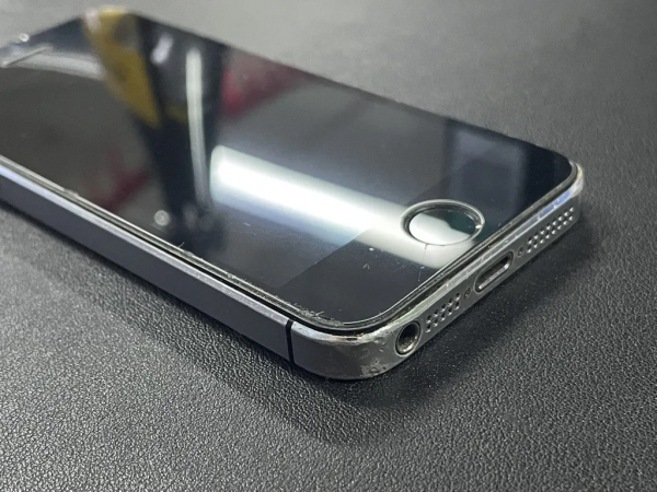 8年前的iPhone5s,還能再戰幾年? 8年前的iPhone5s,還能再戰幾年?