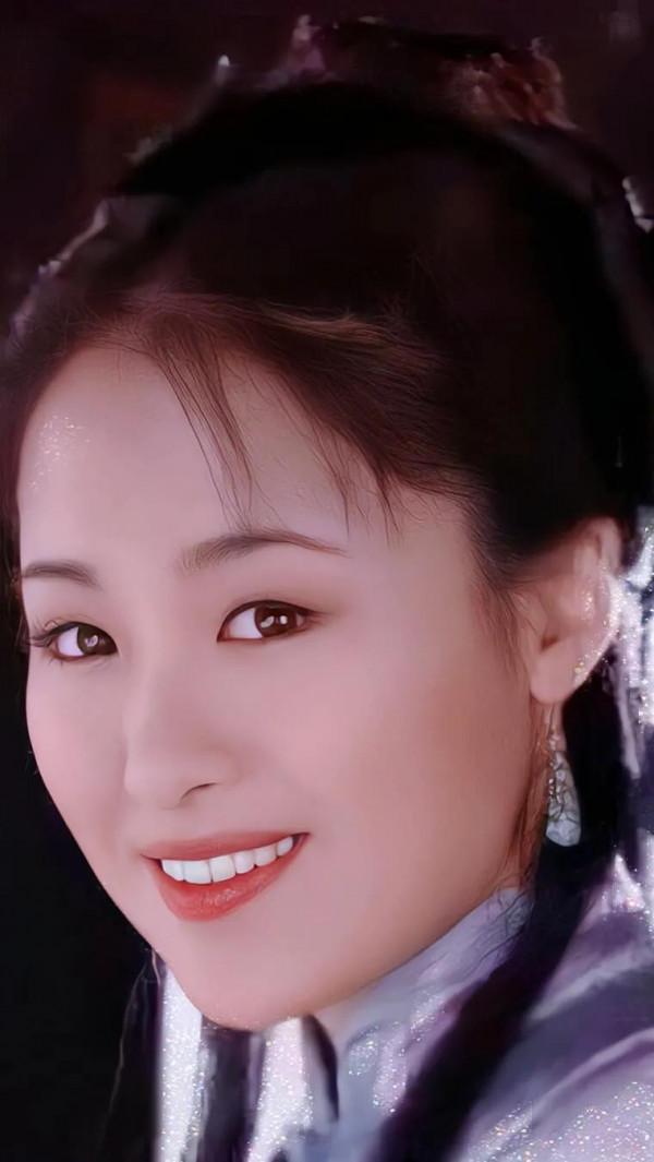 沈傲君，年輕時美貌驚豔