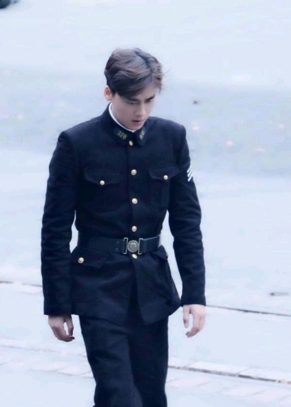 李易峰再演臥底，宋軼出演霸氣老闆娘