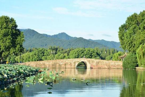 胡喬木填了一首《沁園春》,毛主席改動了最後四句,堪稱神來之筆 胡喬木填了一首《沁園春》,毛主席改動了最後四句,堪稱神來之筆