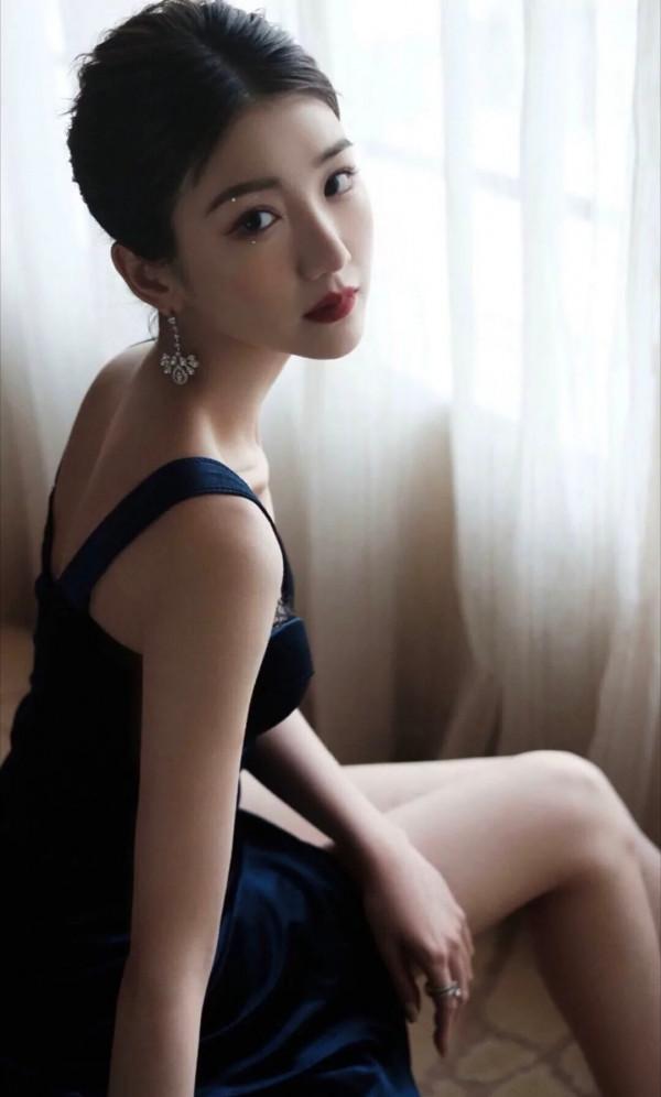 毛曉彤美圖合輯