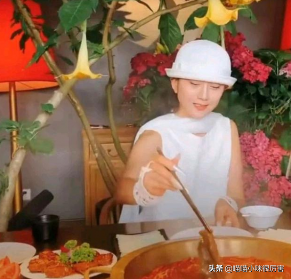 年過50歲，無兒無女的5位女名人，丁克背後有成功也有遺憾