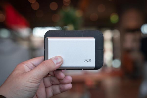 MacBook Pro 2021 有哪些好看實用的數碼配件，我來告訴你