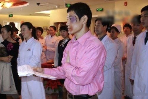 6位熱愛中國文化的外國名人，貝克漢姆女兒練毛筆字，馬布裡泡茶