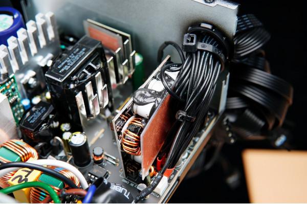 入門新生軍，九州風神PM500D金牌電源拆解評測