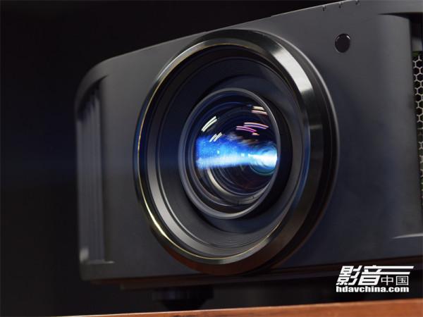 「鑑賞」JVC DLA-N118、OS BU301：8K/60Hz HDR 10+家用投影王者組合