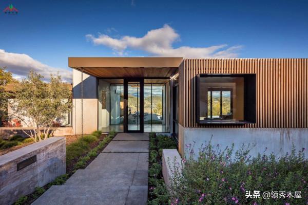 鋼筋混泥土房子加點木材作裝飾就可以做出獨特的現代風格木屋感覺