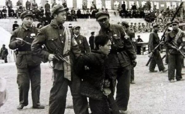 1950年一封密電,解放軍全國出動,消滅260萬土匪 1950年一封密電,解放軍全國出動,消滅260萬土匪