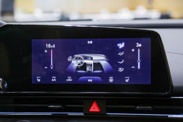 實拍第七代伊蘭特，空間大配置豐富，9.98萬起，5個月賣出52090輛