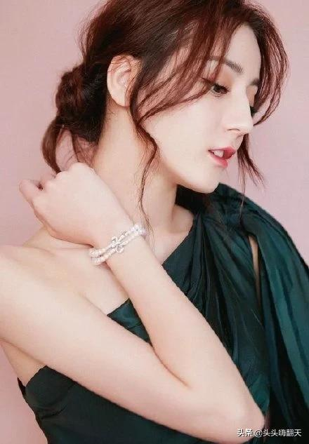 8位女星的完美“側顏殺”,劉亦菲第二,誰敢排第一? 8位女星的完美“側顏殺”,劉亦菲第二,誰敢排第一?