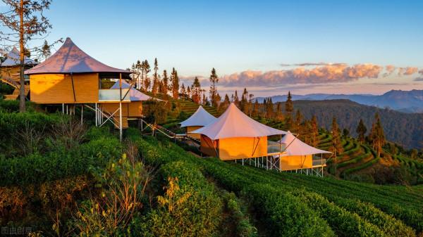 順著中老鐵路，一年四季都有好玩的地方