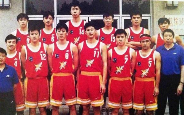 中國籃球名人堂(7):戰神劉玉棟,感動中國的“十塊碎骨” 中國籃球名人堂(7):戰神劉玉棟,感動中國的“十塊碎骨”