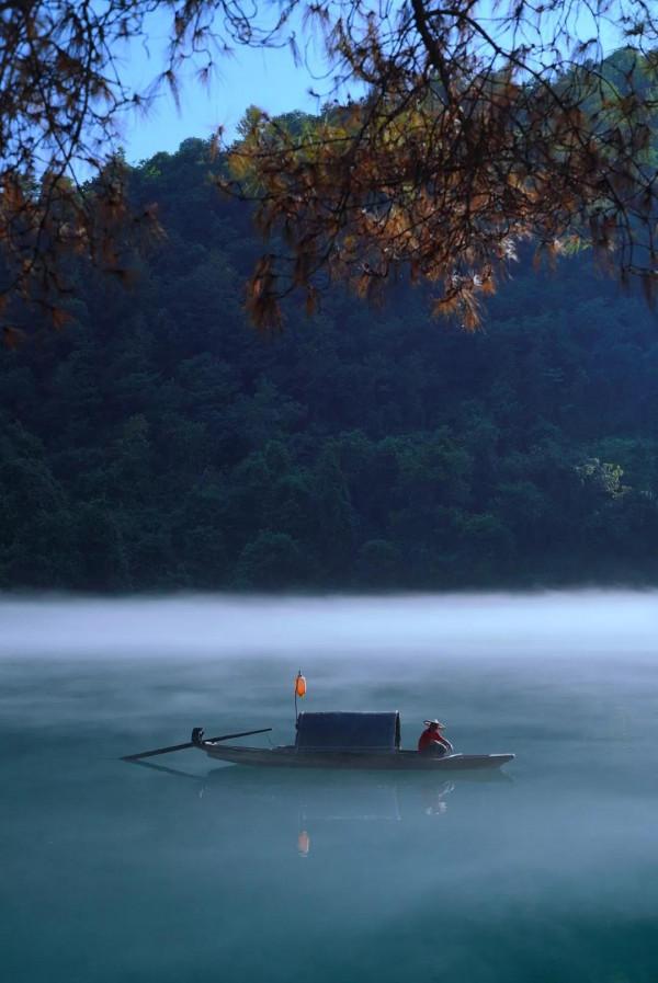 心 中 有 夢 想 腳 下 有 道 路 江 山 多 嬌 風 物 漸 新——湘 贛 行 心 中 有 夢 想 腳 下 有 道 路 江 山 多 嬌 風 物 漸 新——湘 贛 行
