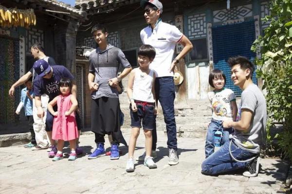 離了個“假婚”的超模張亮，轉型演員失敗後，如今是該找到出路了