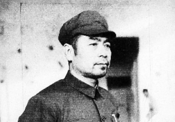 上級讓許世友挑個副司令，結果他誰都不要，跑去和總理&OpenCurlyDoubleQuote;搶人&rdquo;