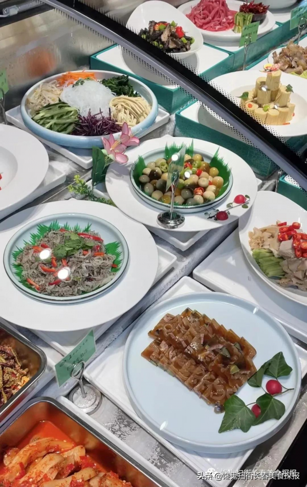 來自汪清百草溝。花泥鰍、川丁子,長白山小魚湯,已16年 來自汪清百草溝。花泥鰍、川丁子,長白山小魚湯,已16年